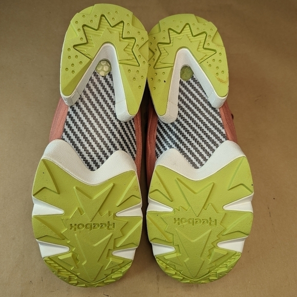 Reebok Insta Pump Fury Men's sz 10.5 Basketball Shoe Rare Salmon color Trainer S - Picture 12 of 12